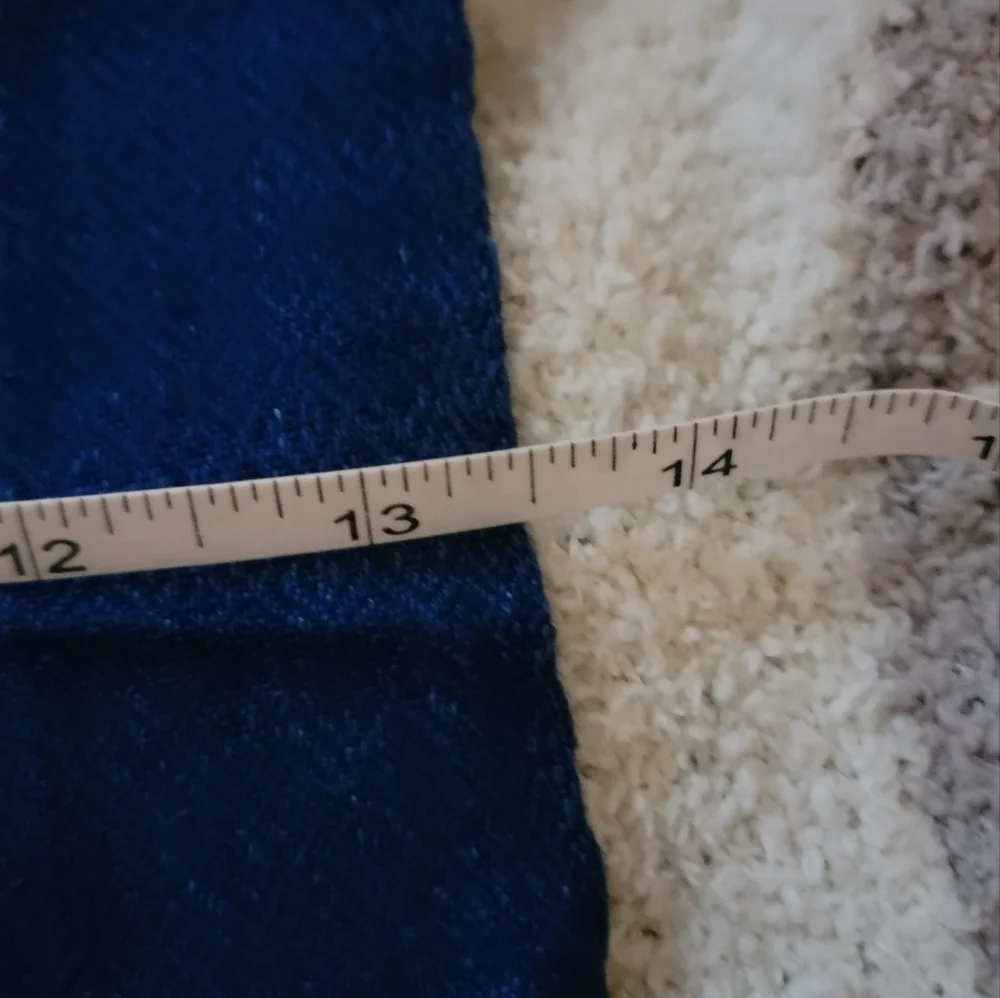 New Boutique Scarf